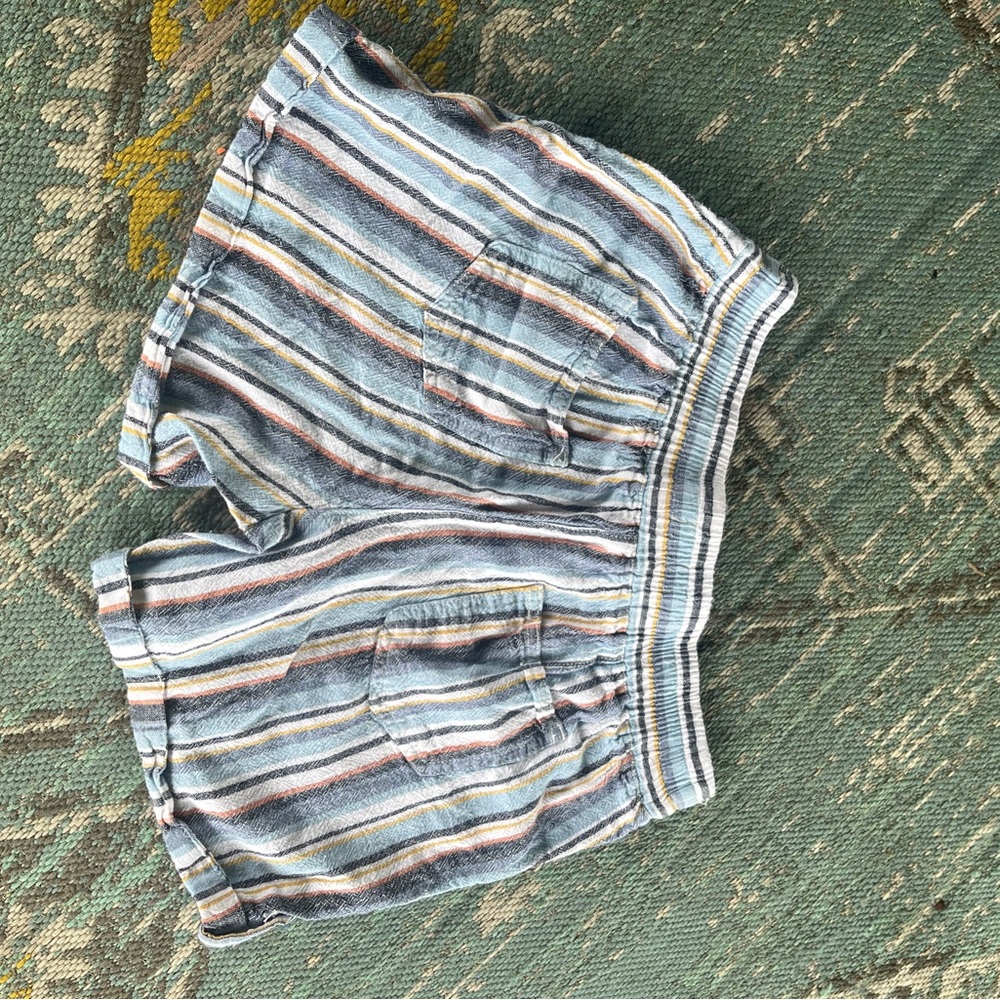 Per Se Linen Shorts - Picture 4 of 5